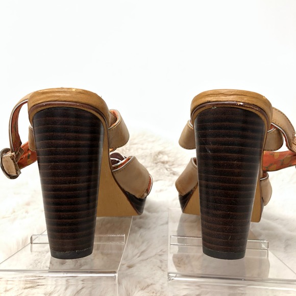 Fossil  Tan Flower Platform Women 4"Heels 1" Platform Sz 8.5 - Picture 5 of 9